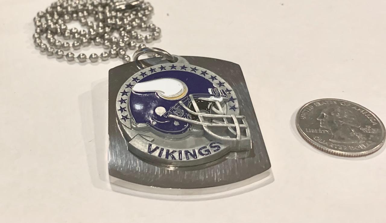 MINNESOTA VIKINGS  X LARGE PENDANT ON THICK STAINLESS STEEL DOG TAG - Samstagsandmore