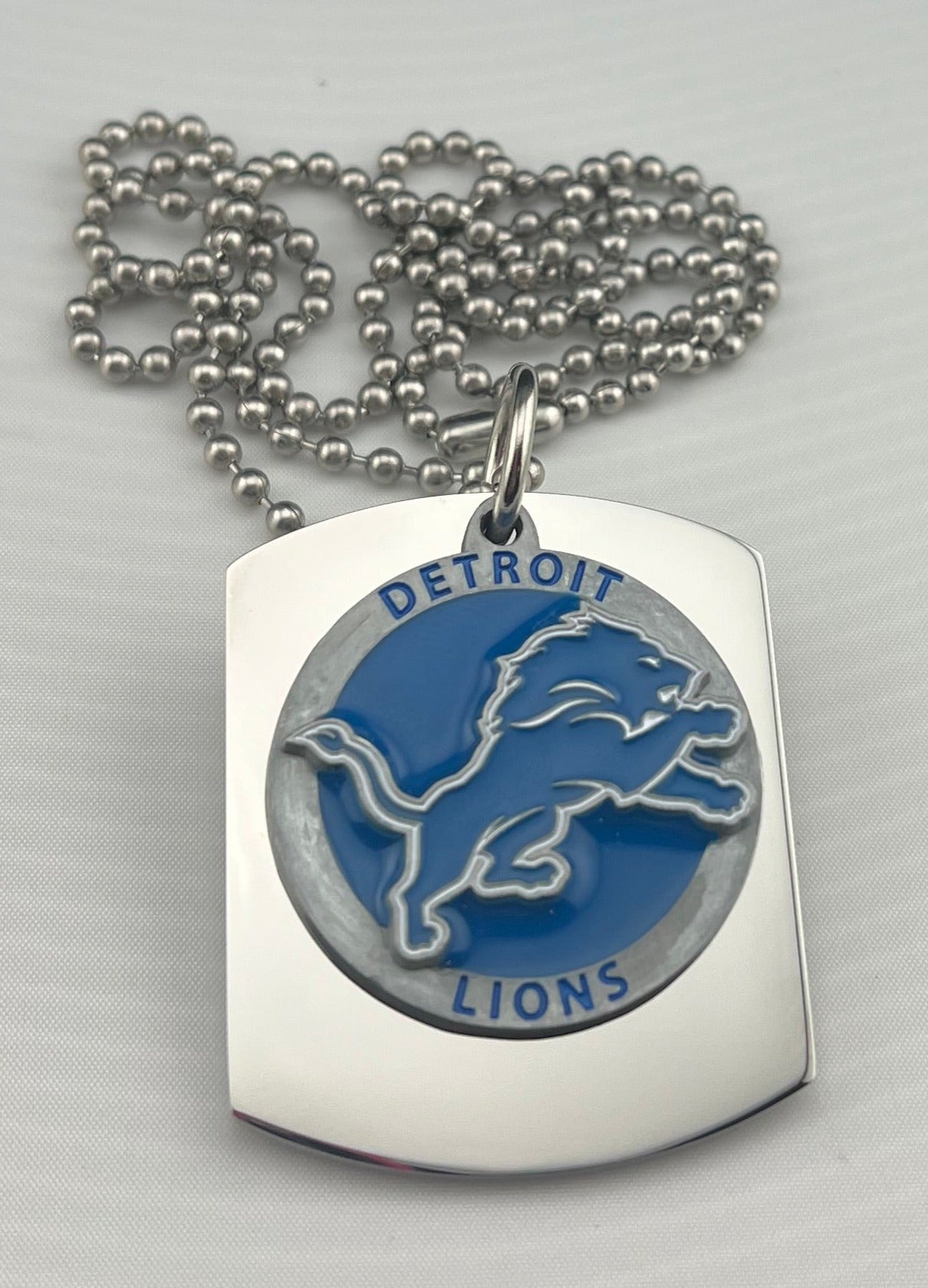 NFL DETROIT LIONS X LARGE PENDANT ON THICK STAINLESS STEEL DOG TAG