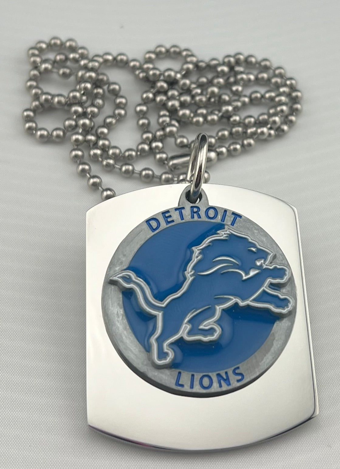 NFL DETROIT LIONS X LARGE PENDANT ON THICK STAINLESS STEEL DOG TAG