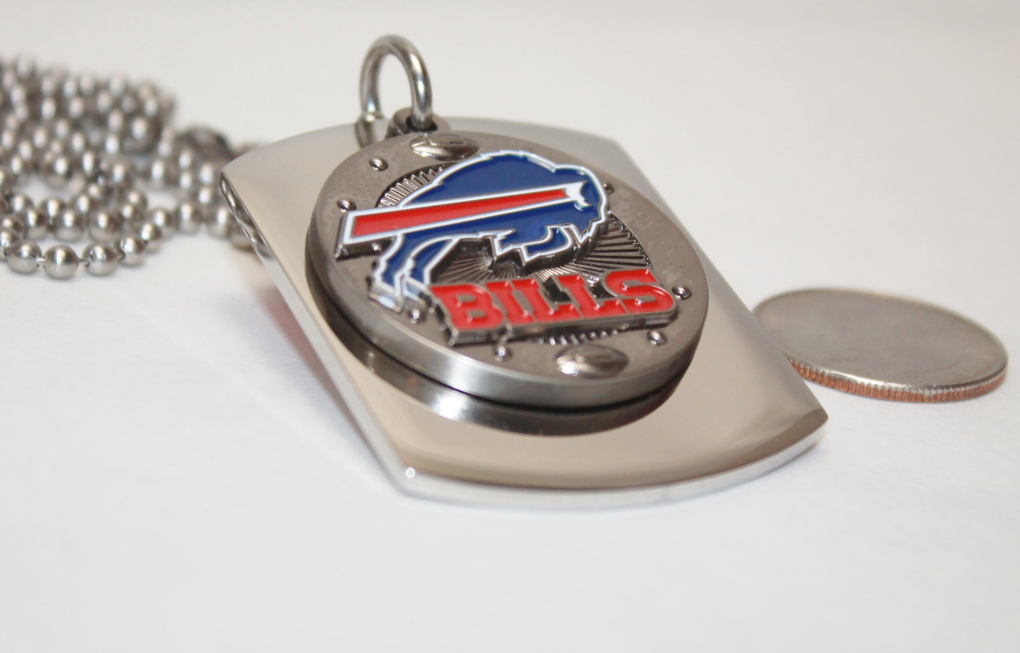 NFL BUFFALO BILLS  X LARGE PENDANT/HELMET Buffalo ON THICK STAINLESS STEEL DOG TAG - Samstagsandmore