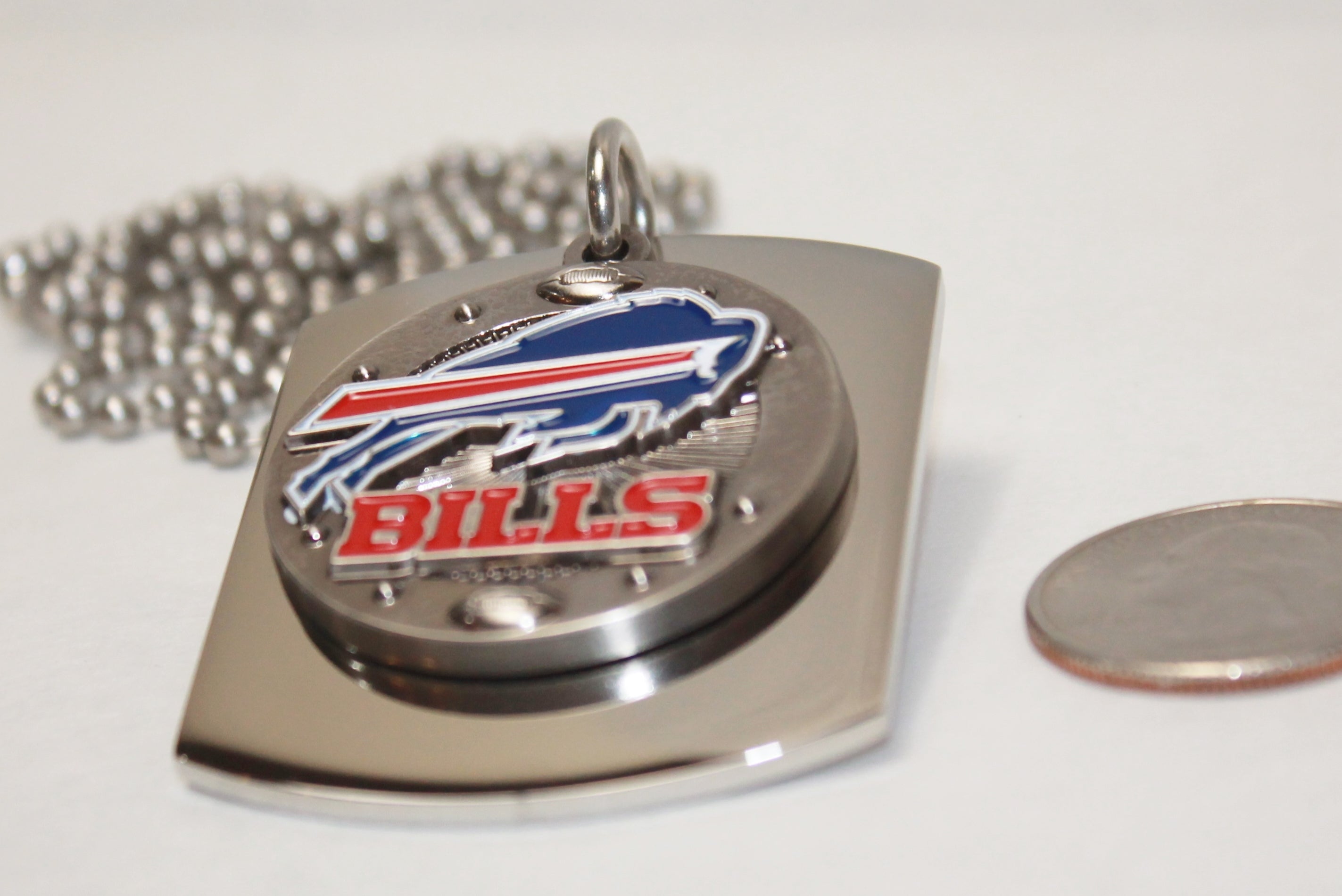 NFL BUFFALO BILLS  X LARGE PENDANT/HELMET Buffalo ON THICK STAINLESS STEEL DOG TAG - Samstagsandmore