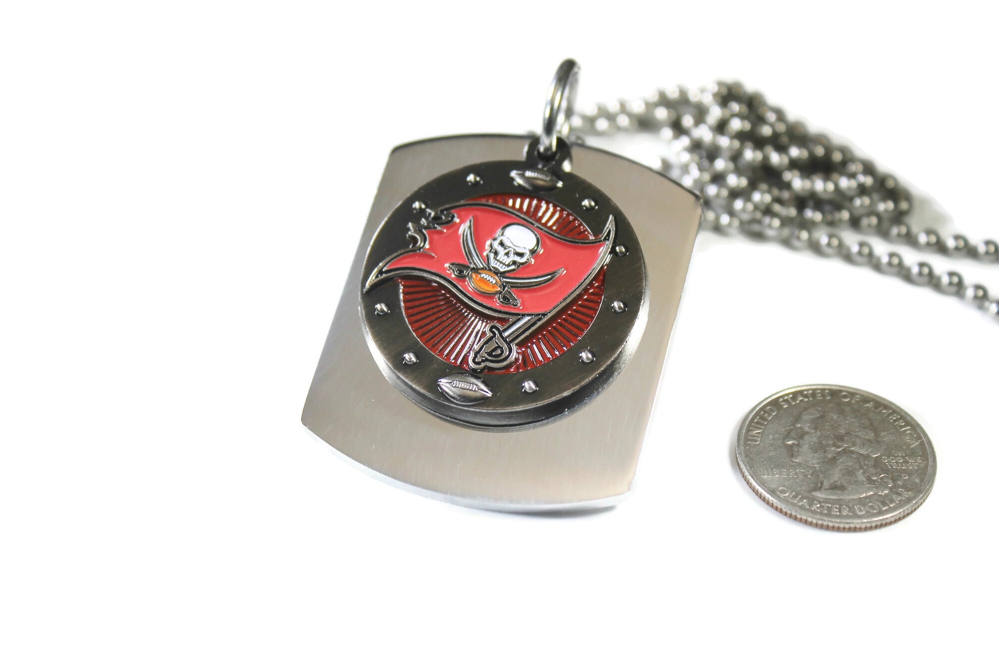 TAMPA BAY BUCCANEERS NFL  X LARGE PENDANT/HELMET ON THICK STAINLESS STEEL DOG TAG