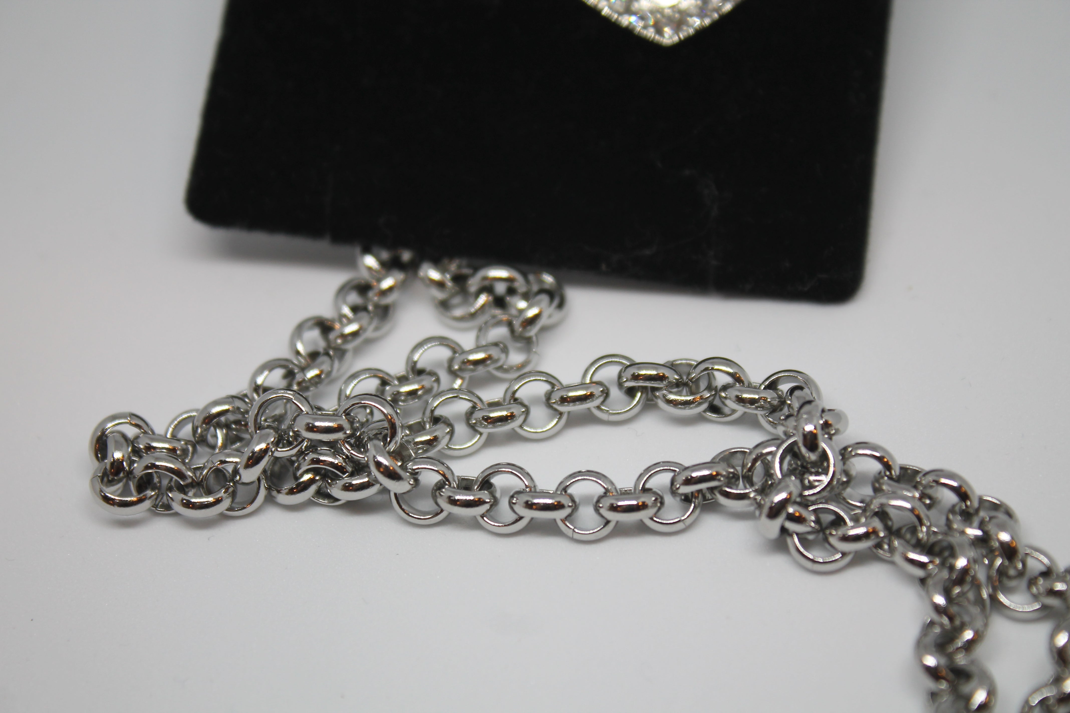 STAINLESS STEEL CZ BLING HEART AND BALE ROLO CHAIN - Samstagsandmore