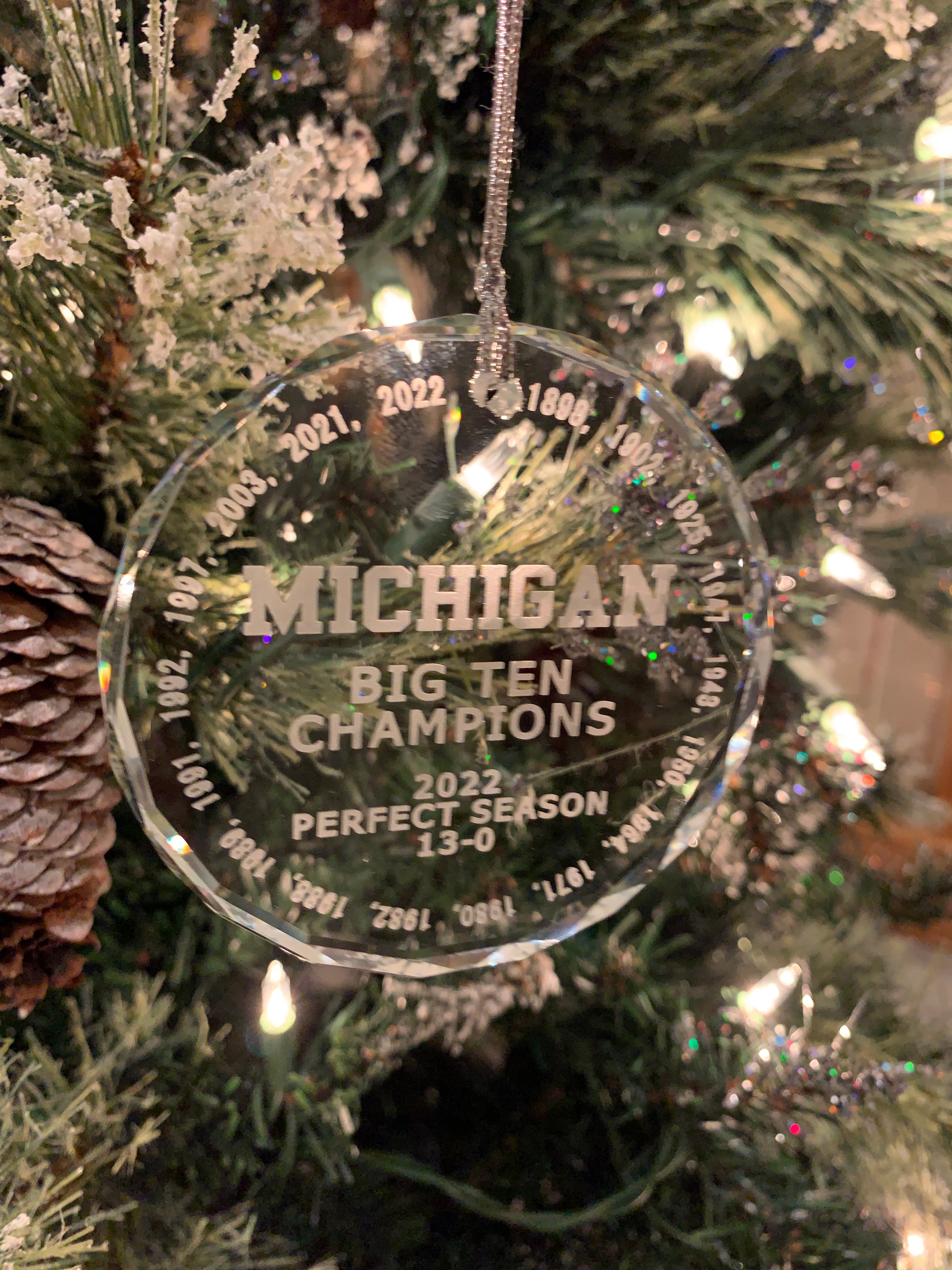 UM University of Michigan BIG 10 champions all years 2022 Crystal Ornament Wolverines