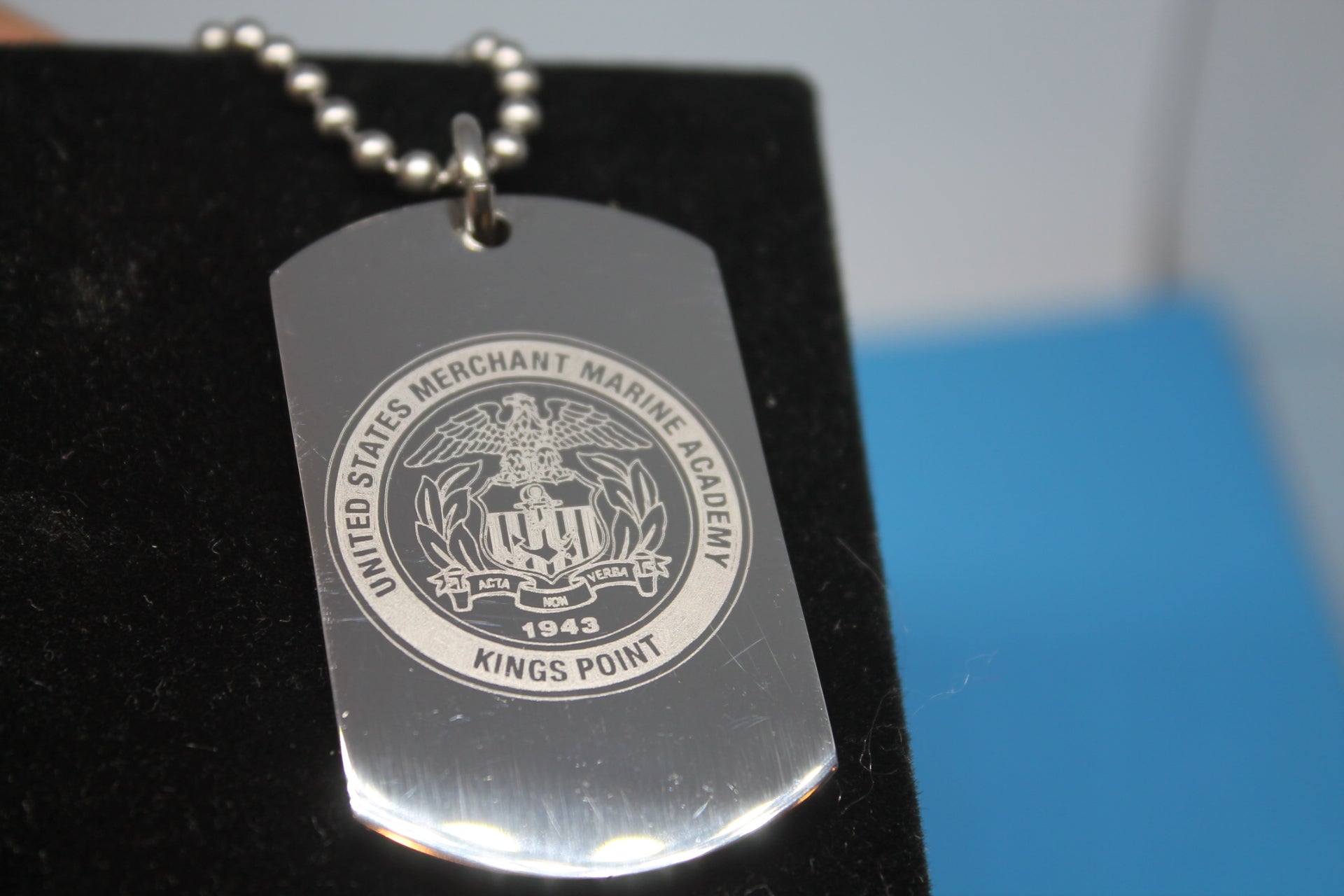 USMMA US MERCHANT MARINE ACADEMY ROUND LOGO THICK STAINLESS STEEL DOG TAG - Samstagsandmore