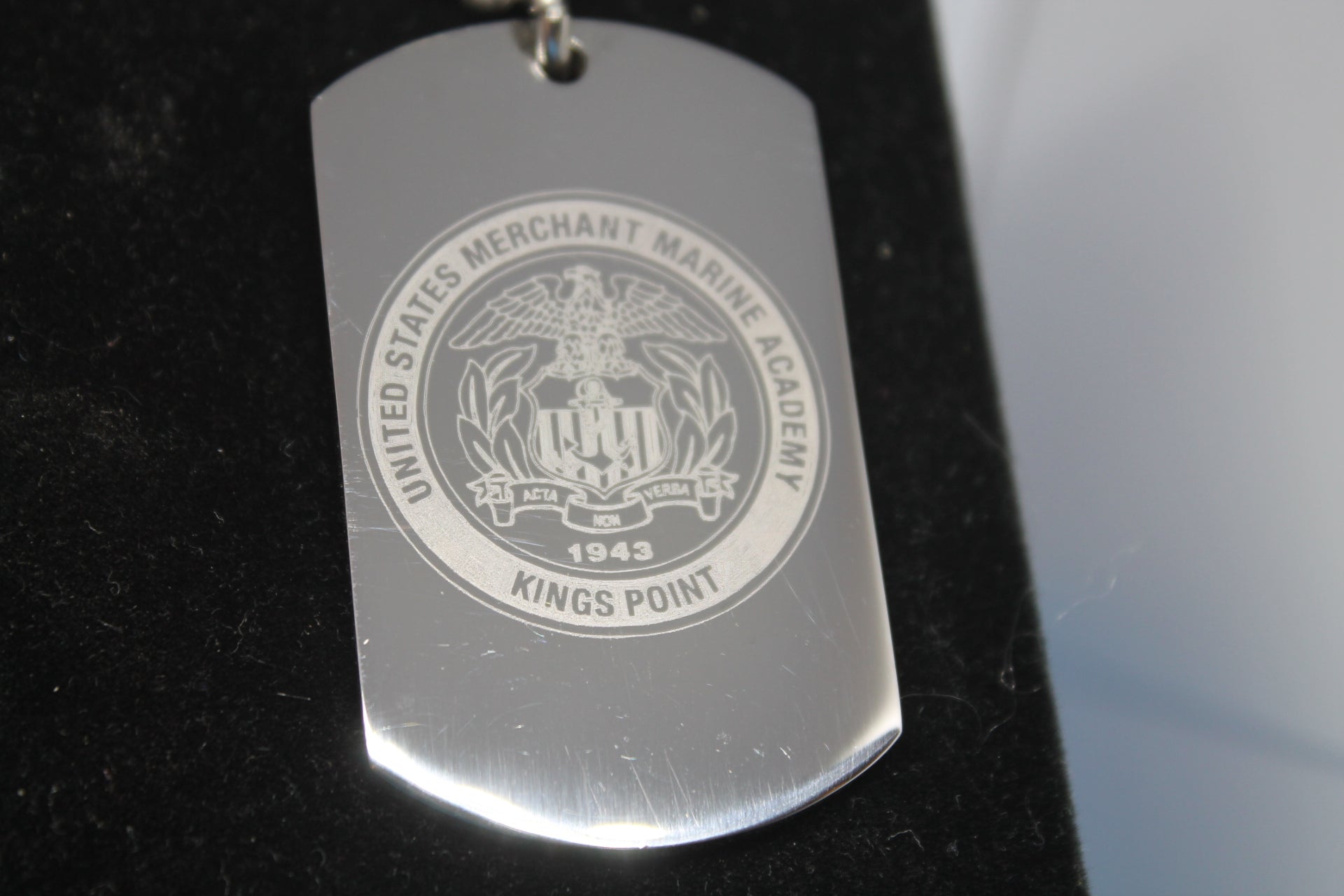 USMMA US MERCHANT MARINE ACADEMY ROUND LOGO THICK STAINLESS STEEL DOG TAG - Samstagsandmore