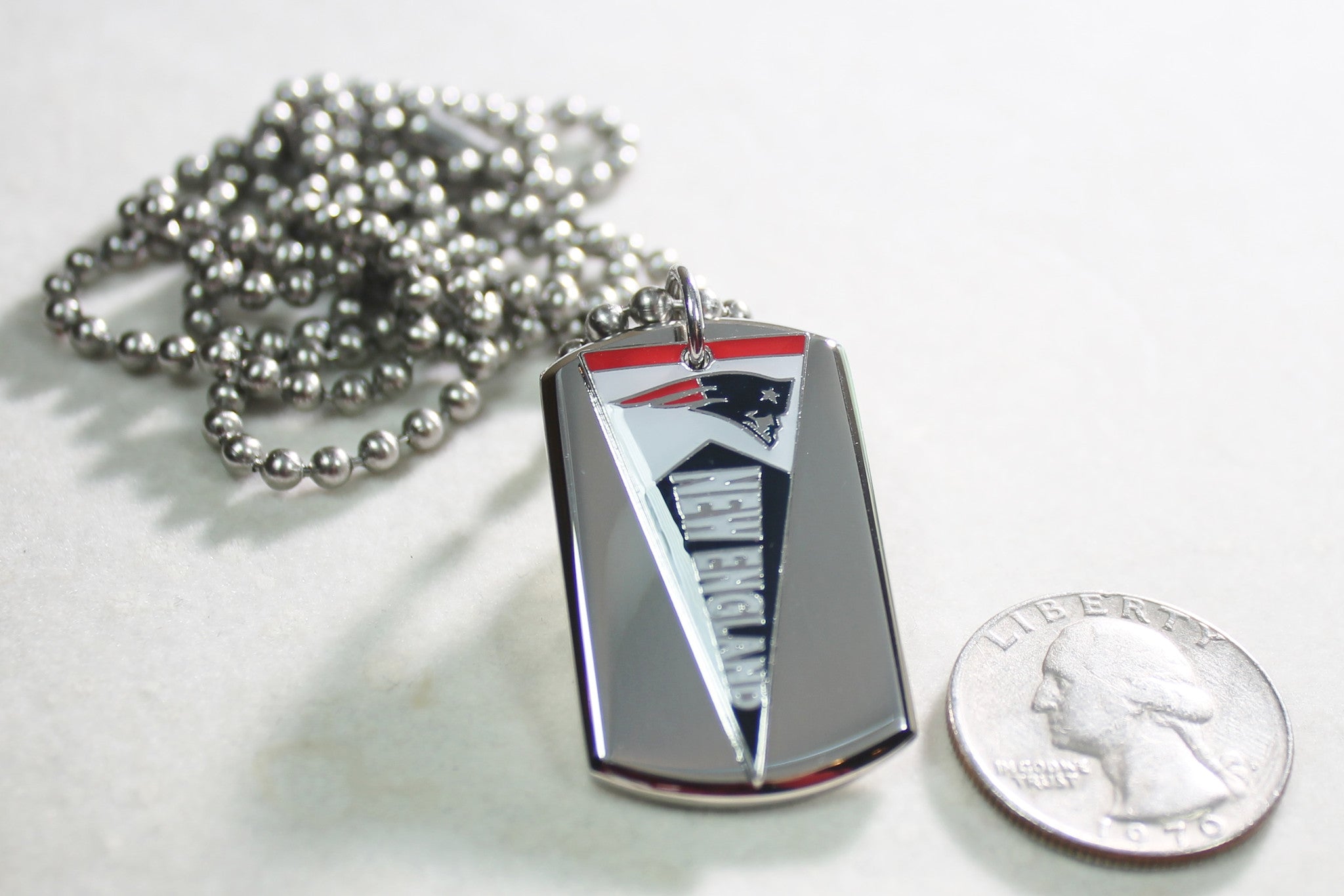 NEW ENGLAND PATRIOTS NFL PENNANT STAINLESS STEEL DOG TAG NECKLACE  3D BALL CHAIN - Samstagsandmore