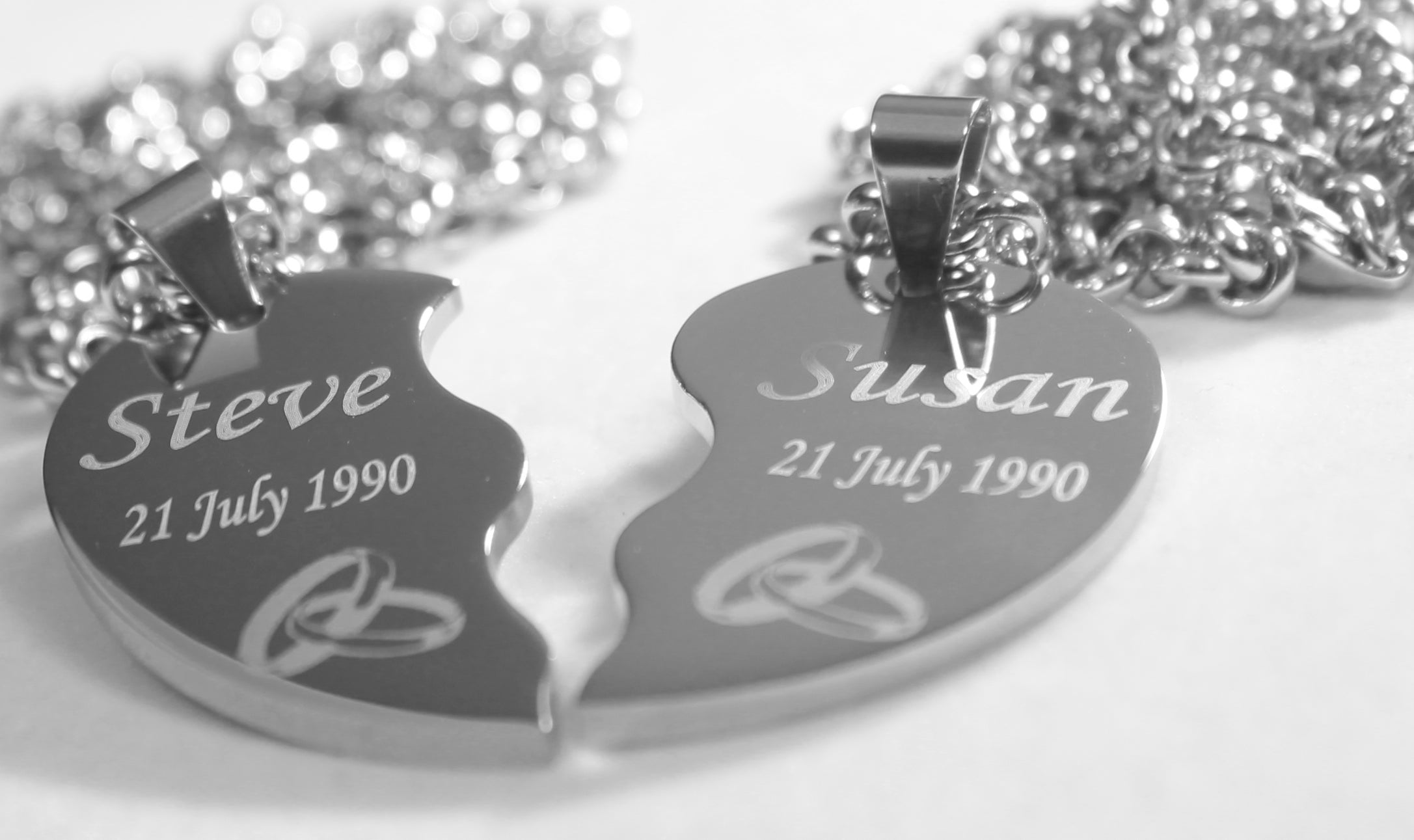 PERSONALIZED SPLIT HEART WEDDING BANDS NECKLACE SET STAINLESS STEEL ROLO CHAIN - Samstagsandmore