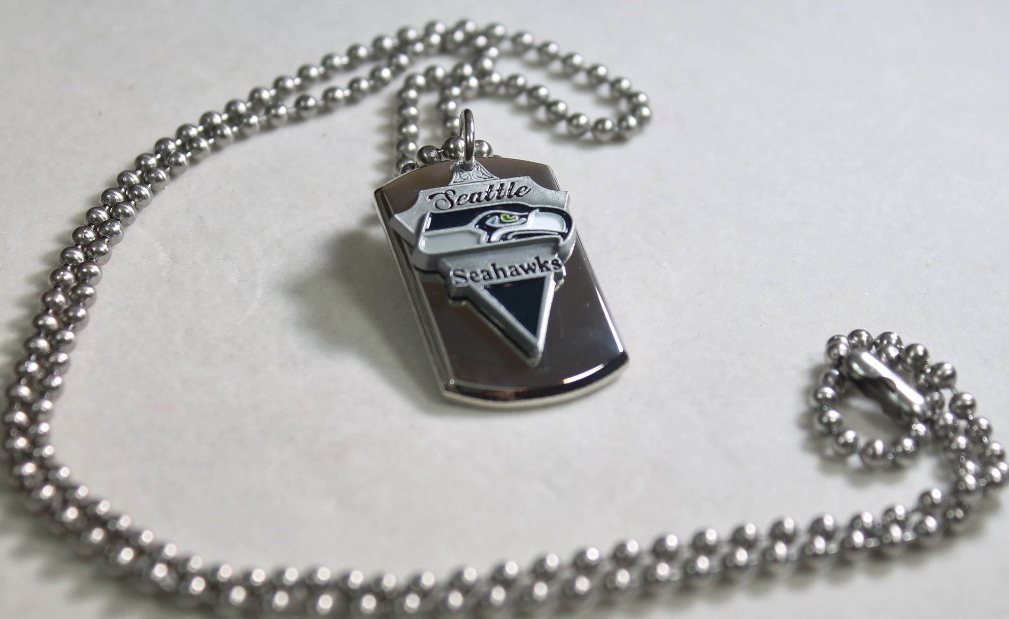 NFL SEATTLE SEAHAWKS  STAINLESS STEEL DOG TAG NECKLACE  3D BALL CHAIN - Samstagsandmore